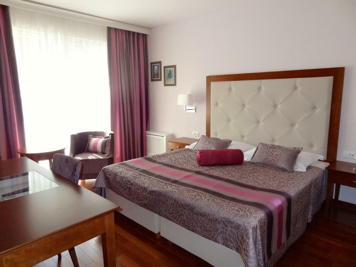 Ruza * Makarska